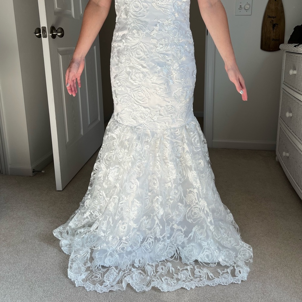 ✨NEVER WORN✨ Mermaid Wedding Dress - Picture 2 of 6